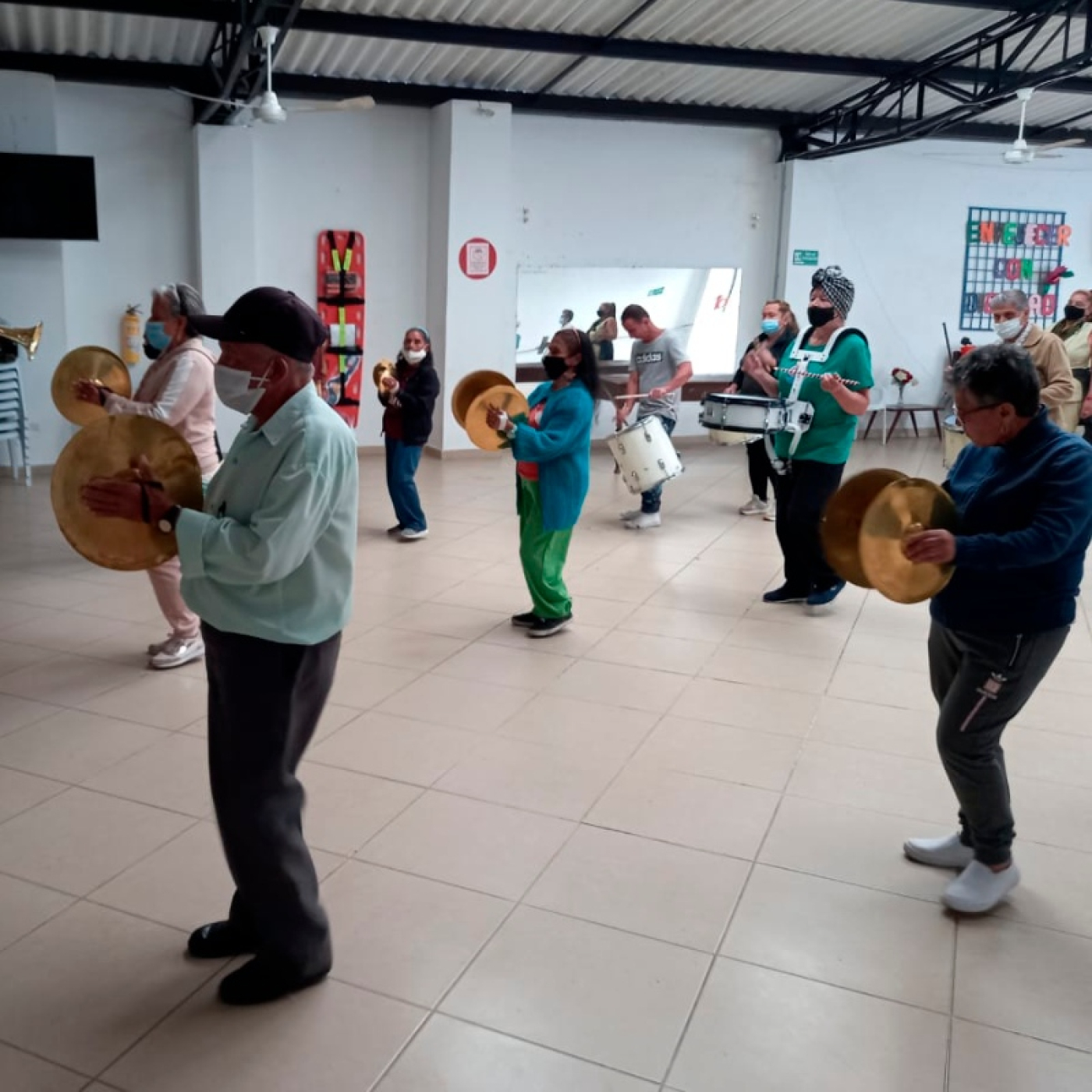 45 adultos mayores conforman la Banda Marcial del Club Huellas de Vida en Yarumal episode artwork