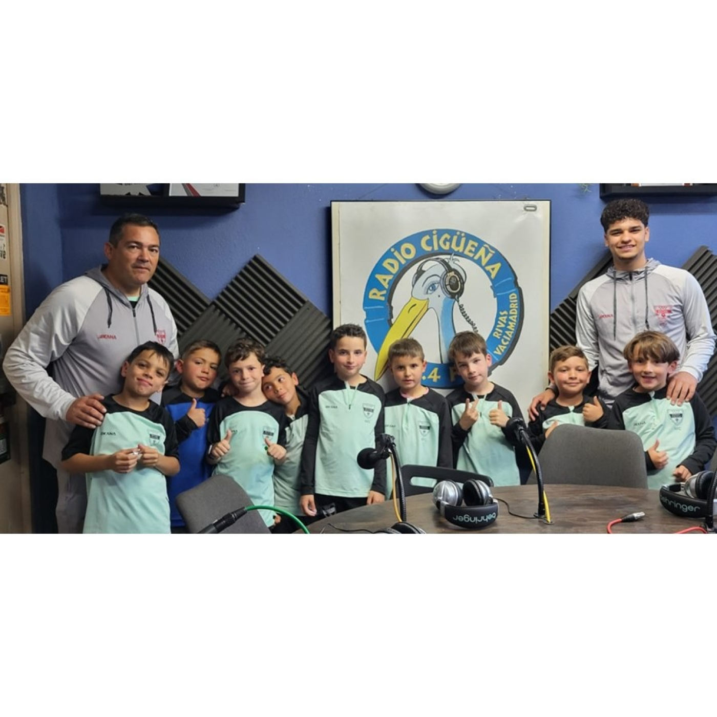 14-04-26 Entrevista a jugadores y técnicos del prebenjamín de fútbol del Rivas FC episode artwork