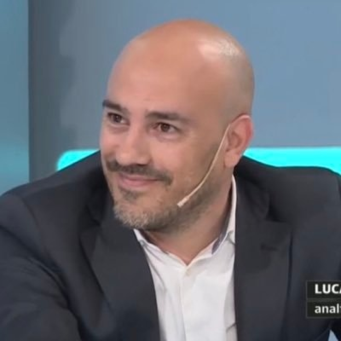 Vuelo de Regreso: Lucas Romero, analista político episode artwork