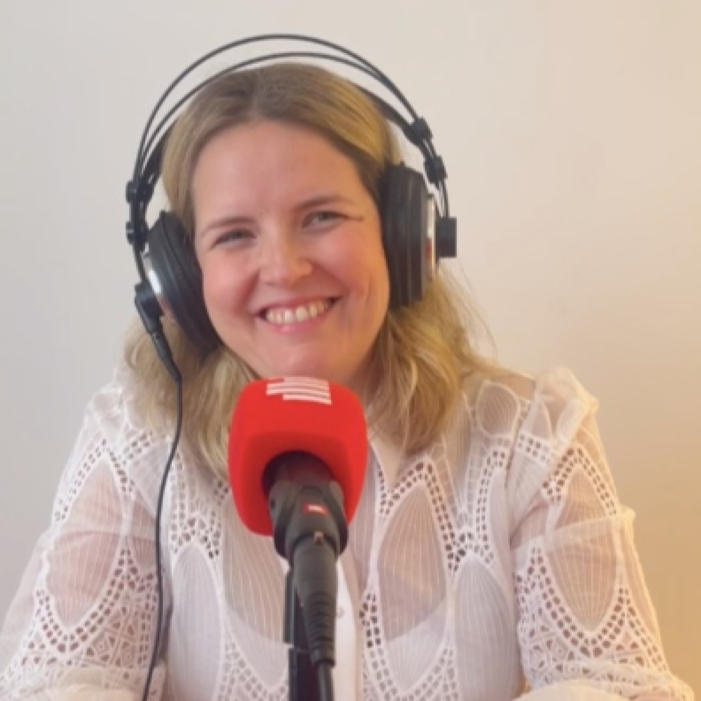 Entrevista a Almudena Abellán, presidenta de AJE Región de Murcia episode artwork