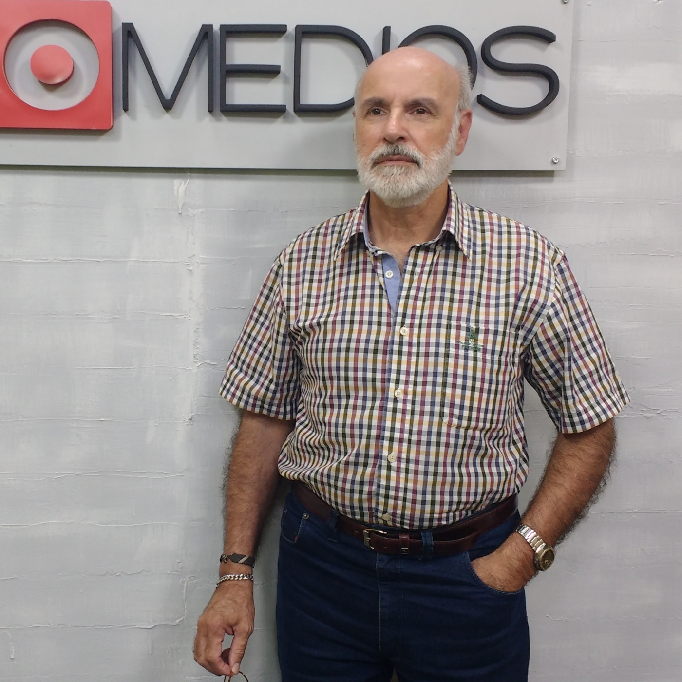 RADIOFOTOS con Santiago Magrone 8-8-2025.mp3