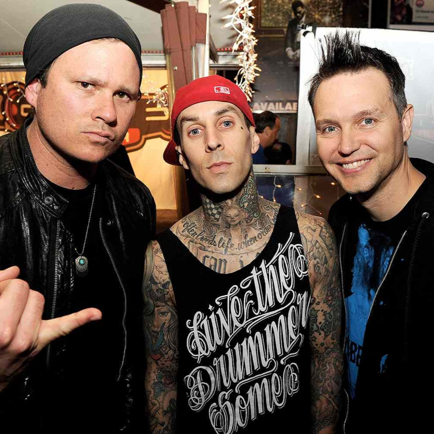 Blink-182 anuncian nueva música a través de un sitio web misterioso y en carteles. episode artwork