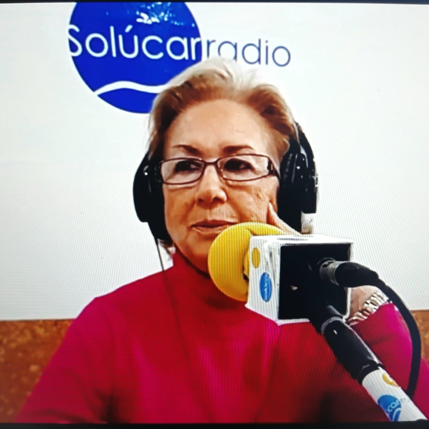 LOLA DE LOS REYES "Se abre en canal" episode artwork