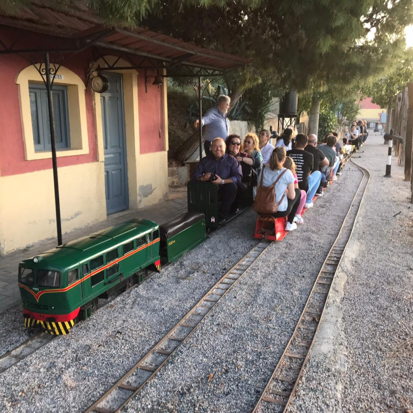 ''Este año celebramos el 40 aniversario del Museo del ferrocarril ubicado en el antiguo muelle de carga de Torrellano''. episode artwork