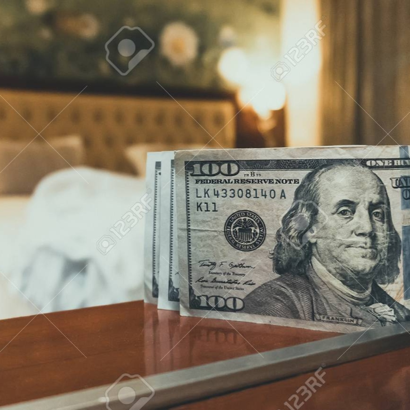 Pagando por sexo.