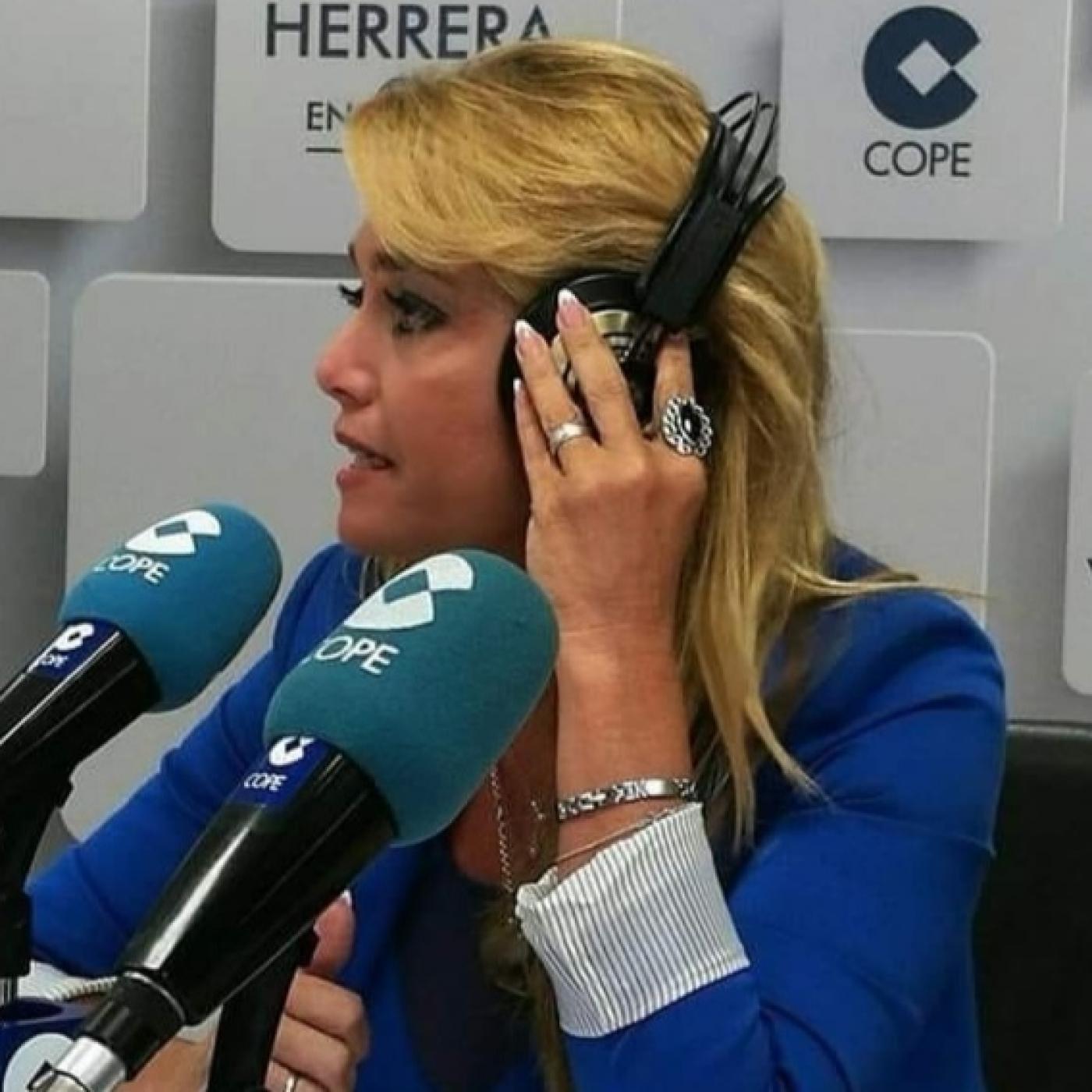 LM Tu Silueta en las ondas