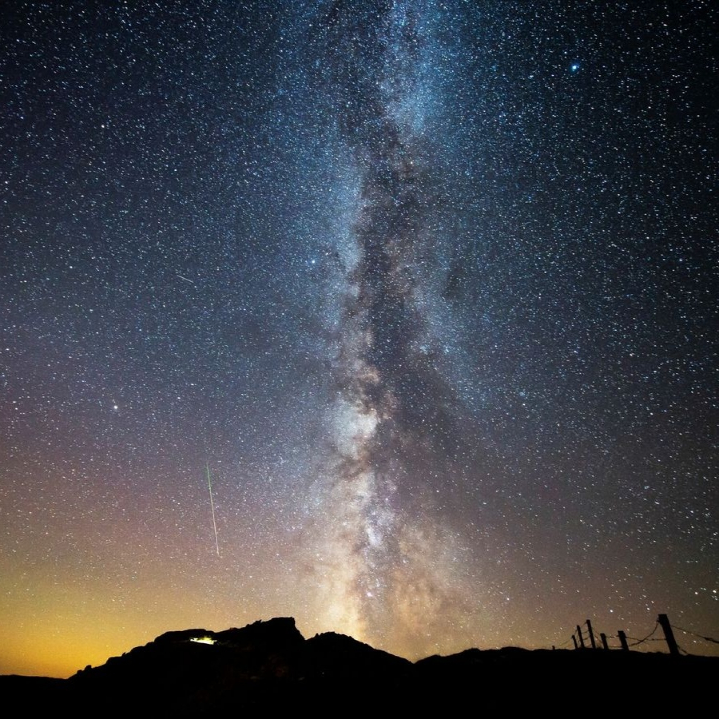 Desmontando el Cosmos (T4): 3- Vida y Muerte de la Vía Láctea #documental #universo #podcast episode artwork