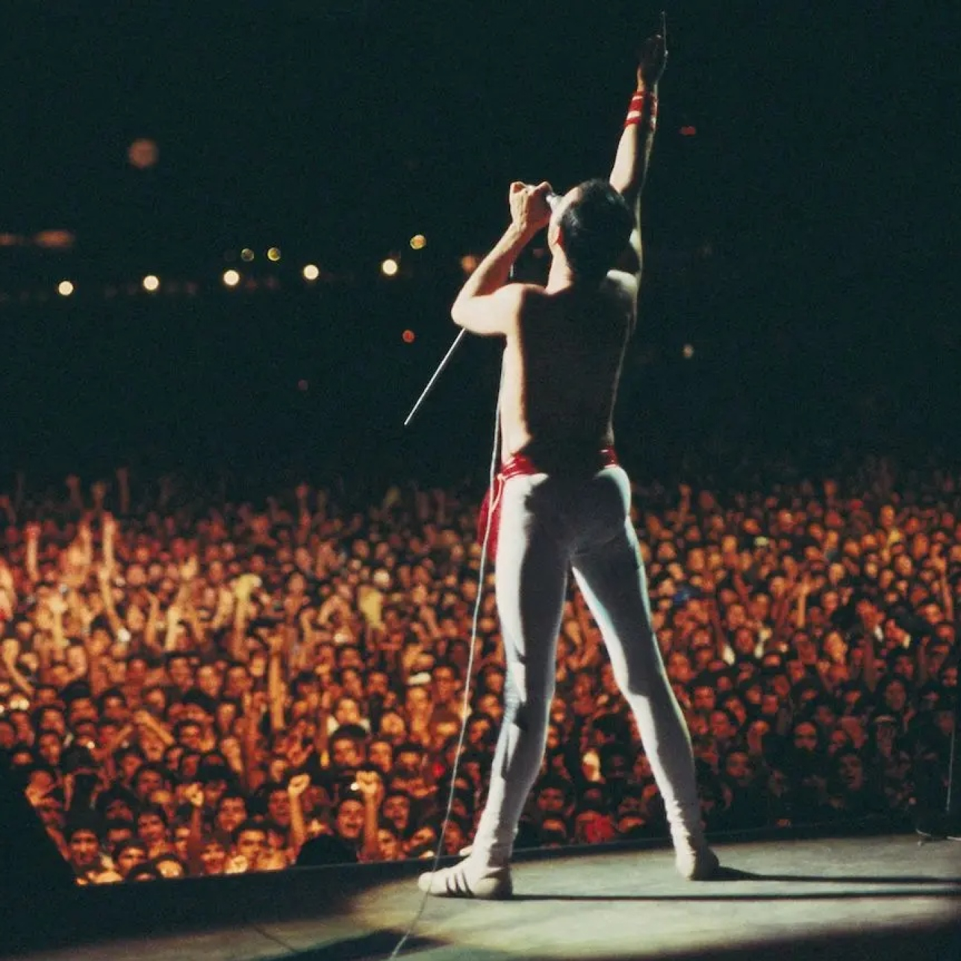 Queen celebra la emotiva y coreada interpretación de su balada Love Of My Life en Rock In Rio 1985 con un icónico video episode artwork