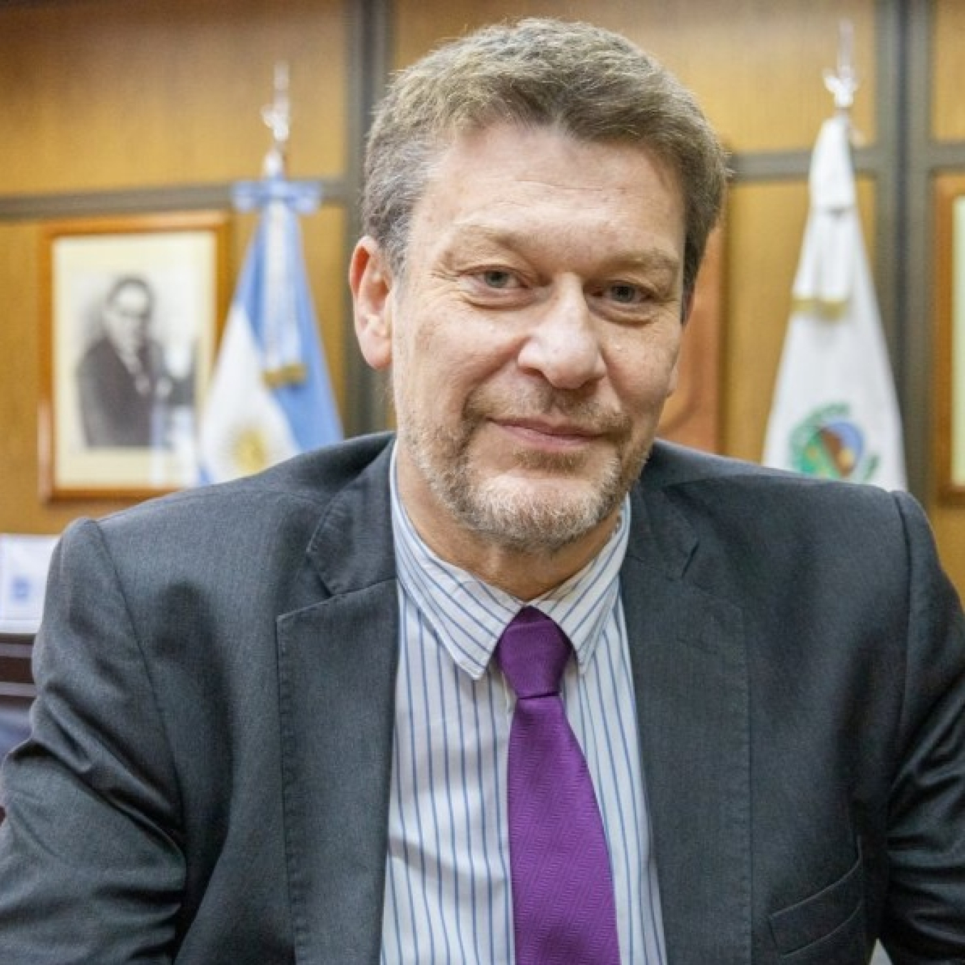 Estudio 2 - FM 105.9