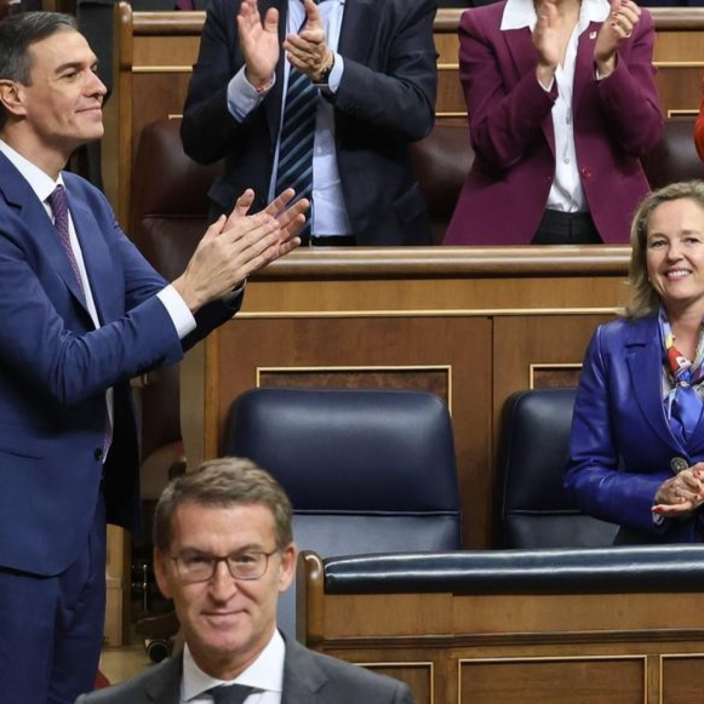Julio a diciembre: crónica de unas elecciones anticipadas, una investidura y una realidad que nos asalta al galope. episode artwork