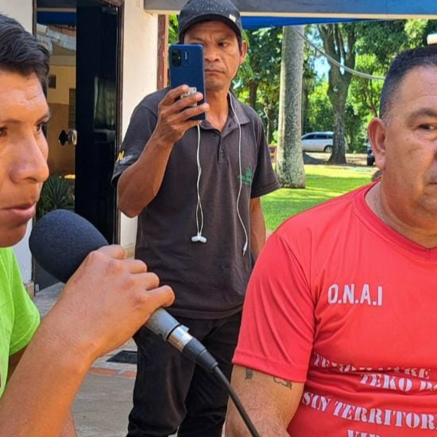 DEVUELVAN NUESTRA TIERRA