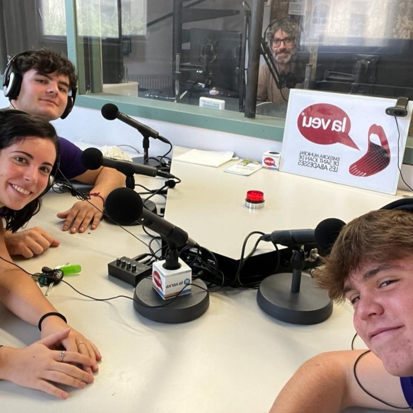 Parlem de l'Entrevoltes amb en Pau, la Laura i en Gil, la nova generació del JAS episode artwork