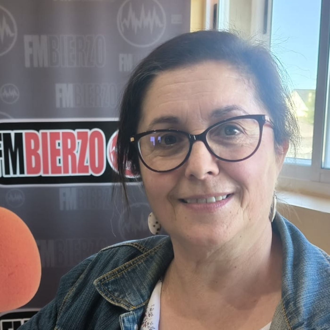 Hoy nos visitó la alcaldesa de Castropodame, Pepi Álvarez, para hacer un repaso de la actualidad del municipio.