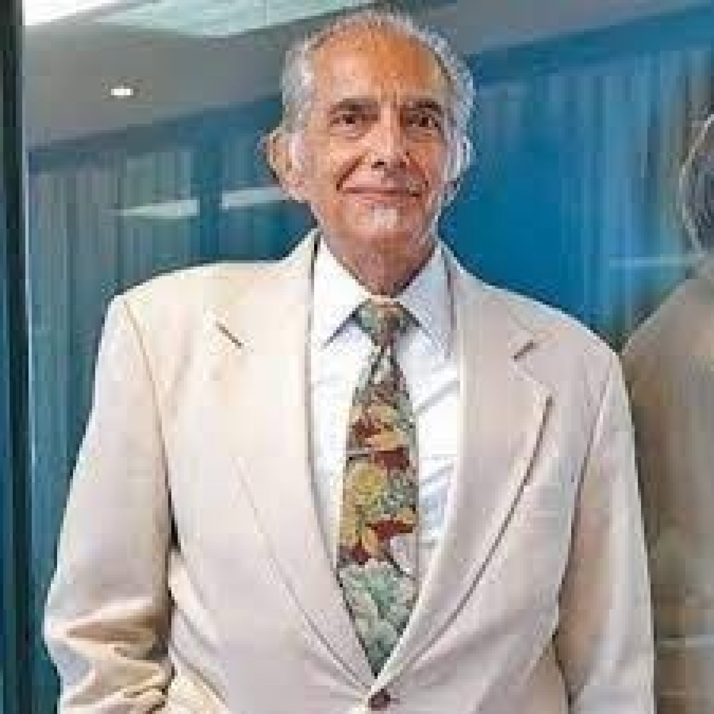 Víctor Becker – Economista LA BISAGRA 27-4-2023