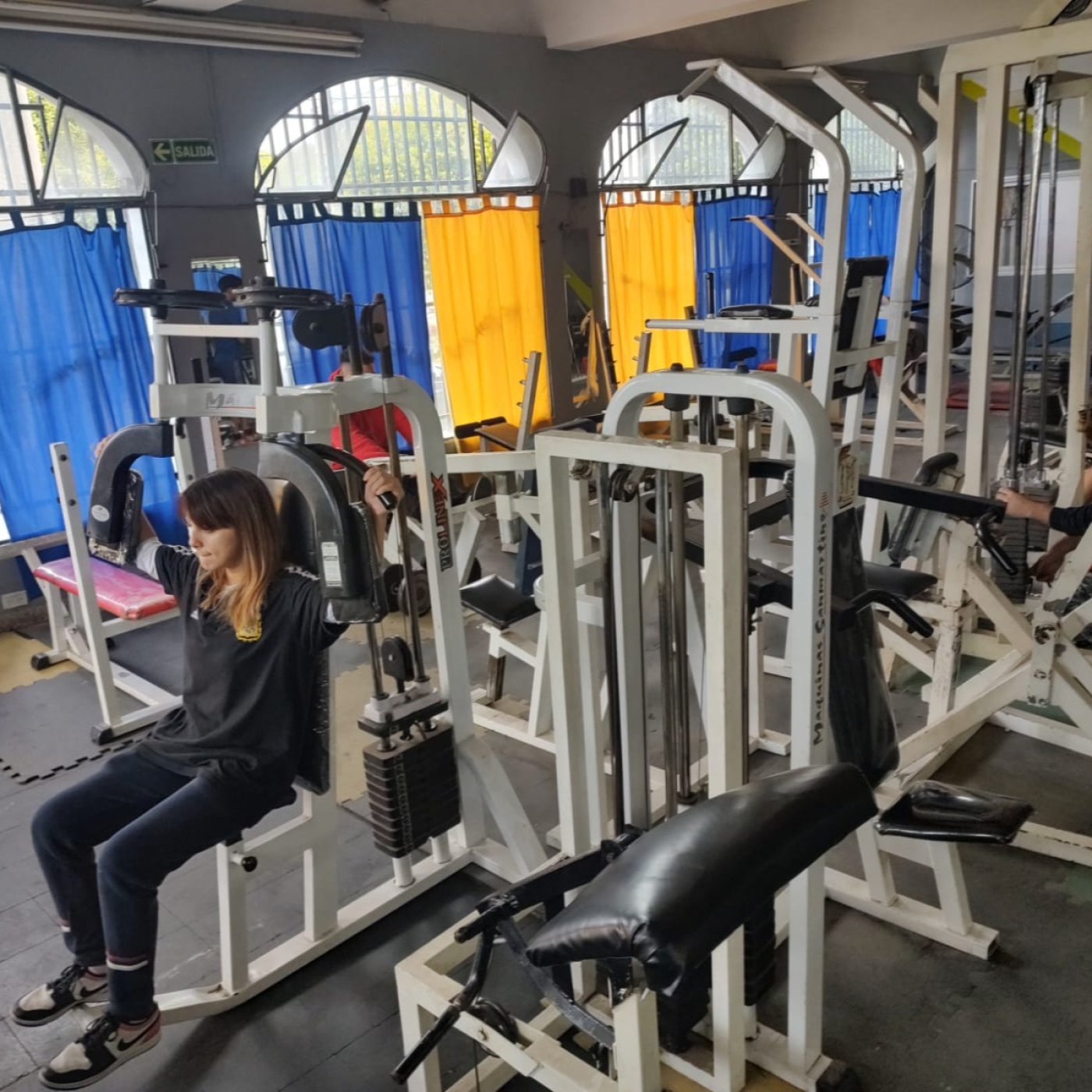 Recorriendo los gimnasios vecinos episode artwork