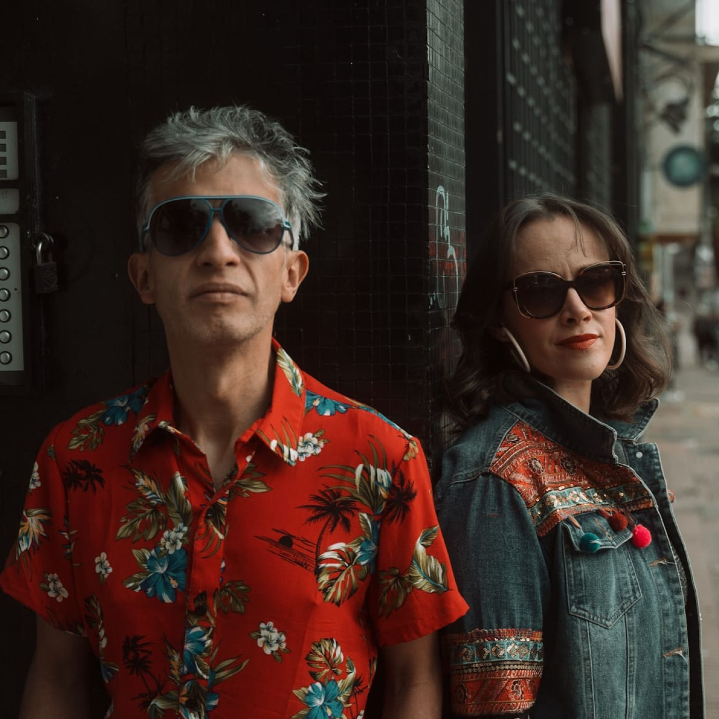 Rojo Amelia lanza 'Playa' Una canción que invita a escapar y encontrar libertad - La Vitrola episode artwork
