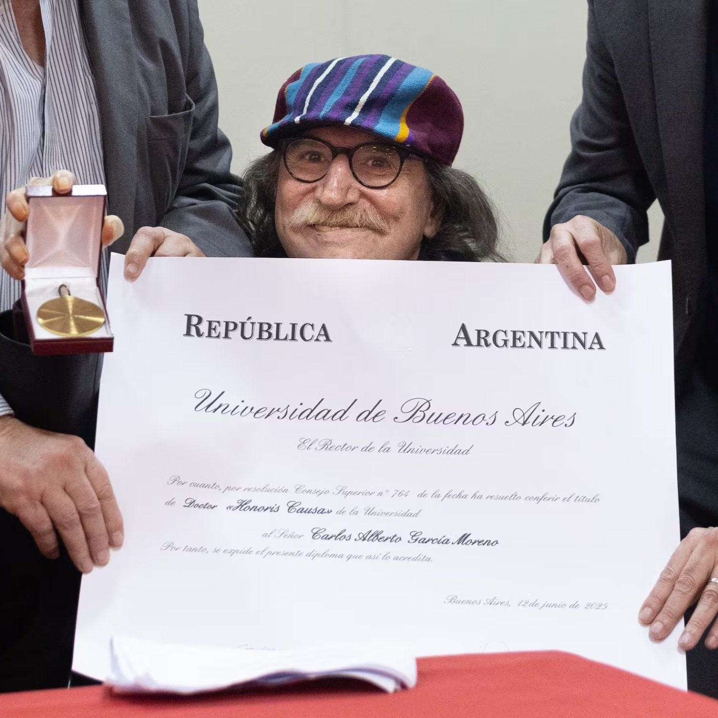 Charly García recibe el título de Doctor Honoris Causa en la Universidad de Buenos Aires. episode artwork