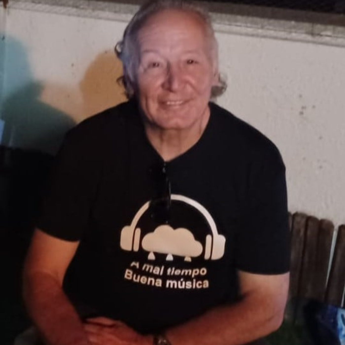 AL MAL TIEMPO BUENA MUSICA EN RADIO 21