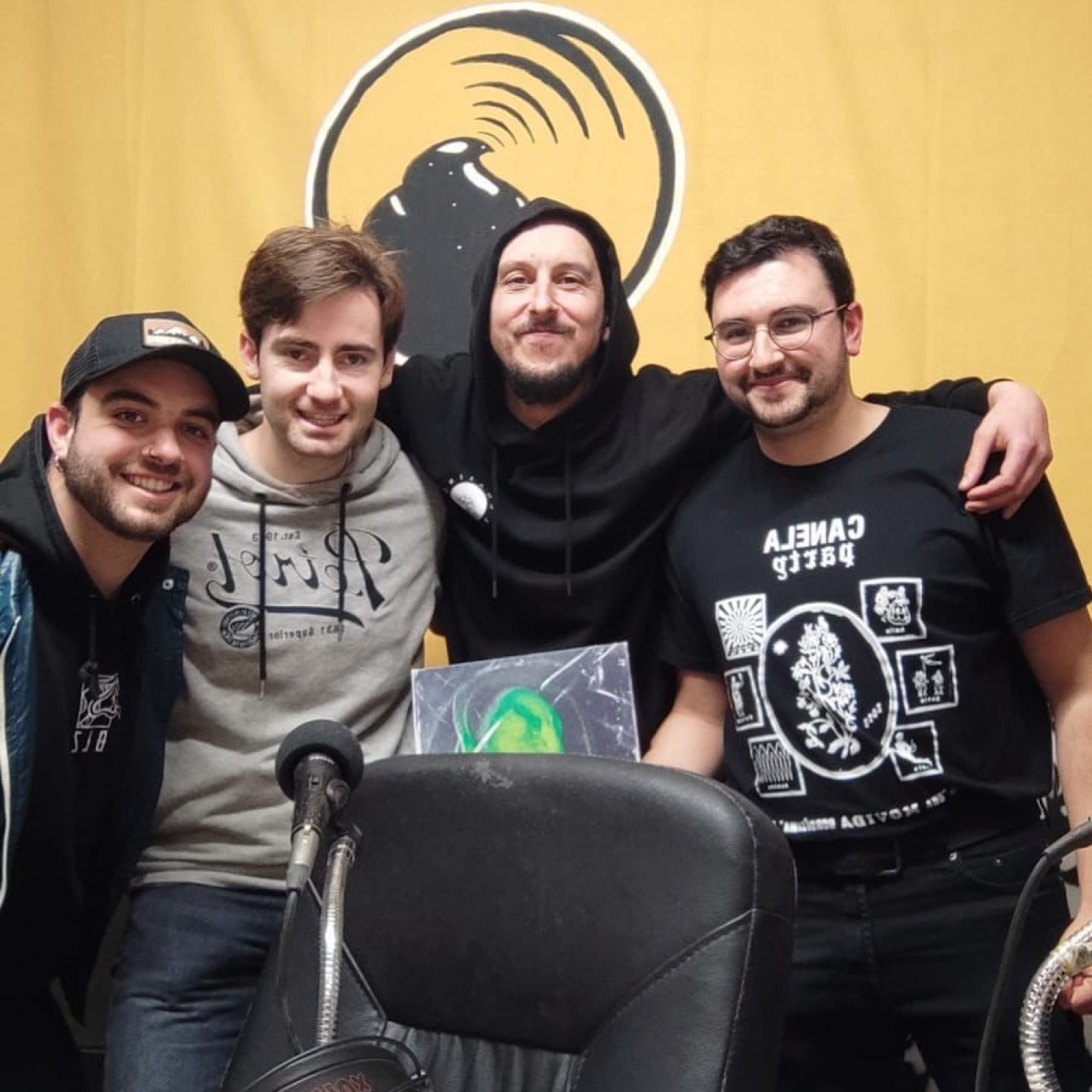 A Tres Bandas
