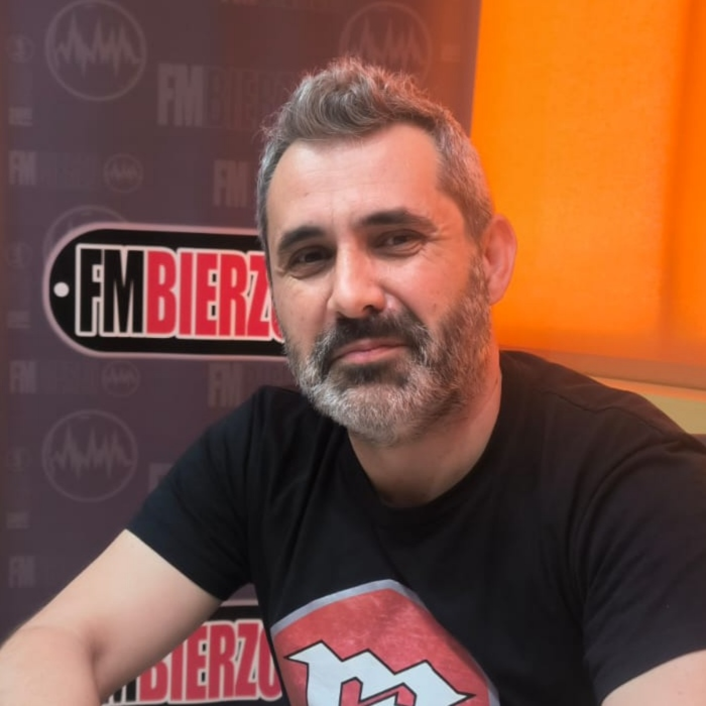 Saúl y Jorge son el vocalista y el guitarra del grupo Mañana Viernes, que hoy vienen con novedades