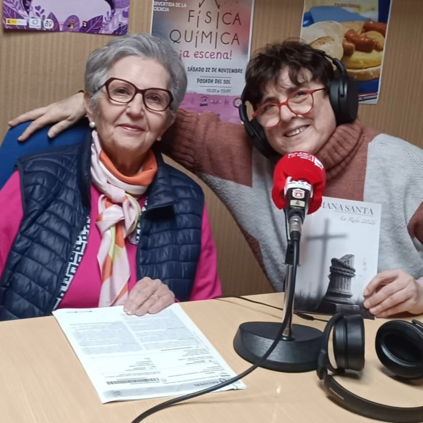 Vecinos de la calle Cruces firman una petición para la Junta de Cofradías y Hermandades (17-03-2025) — Radio La Roda cover