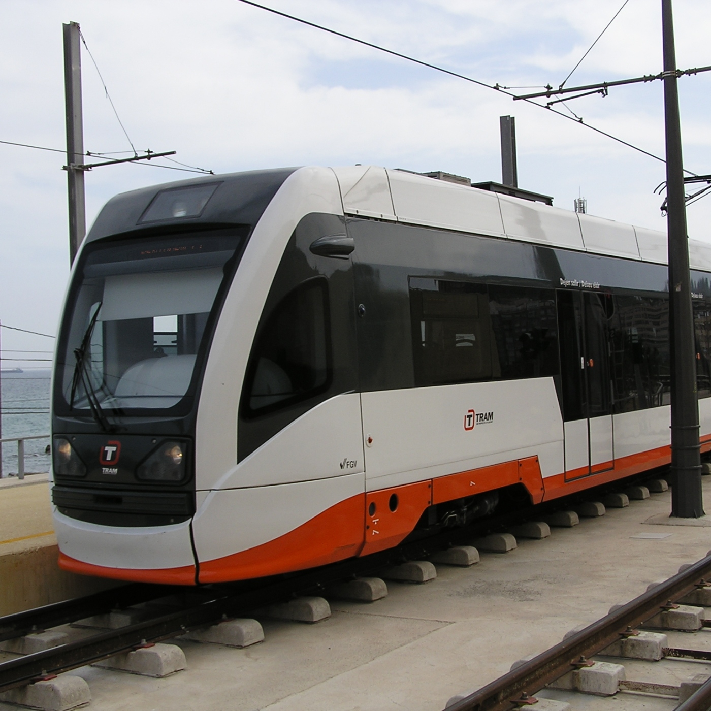 Extrañas en un tren Parte 2