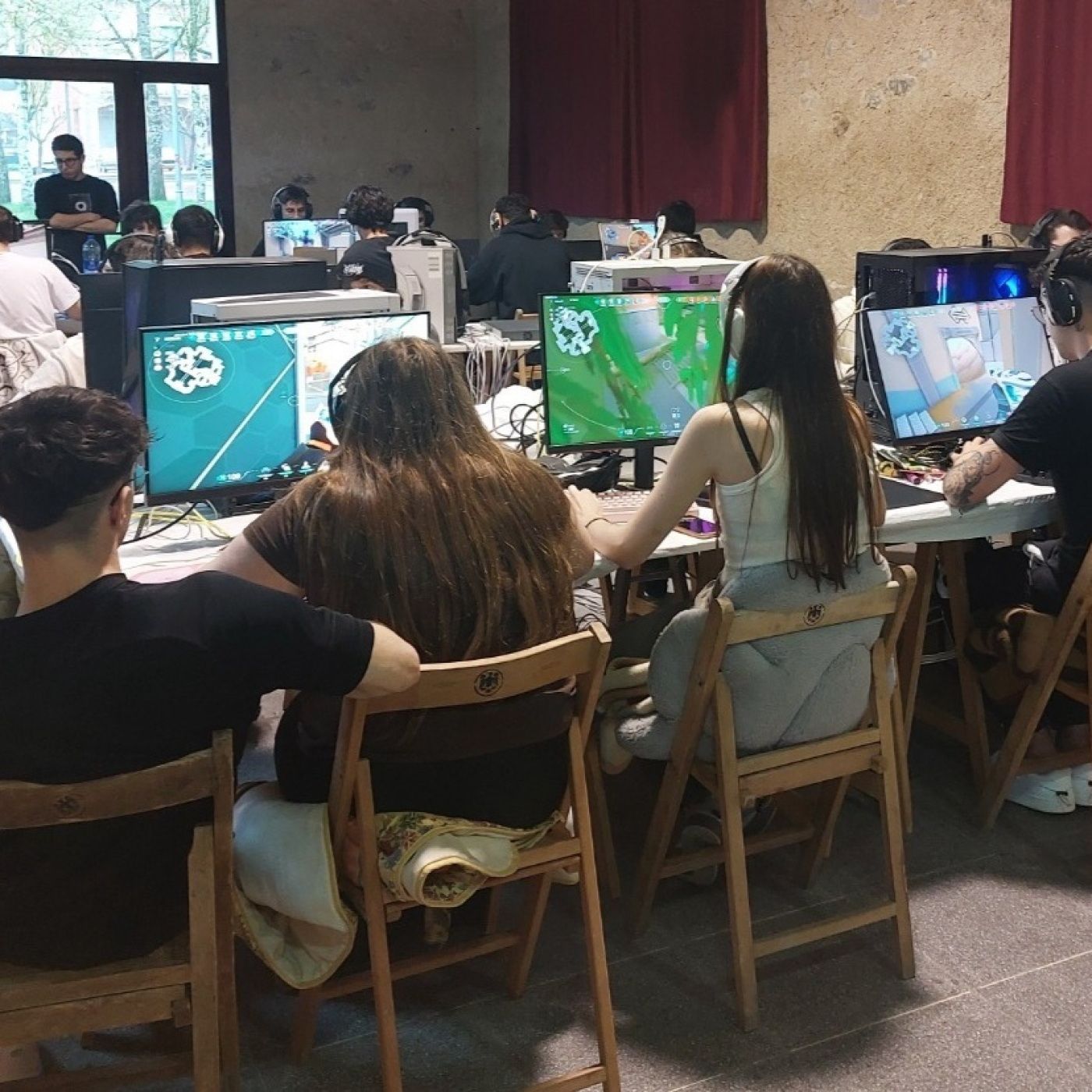 Videojocs, jocs de taula i bon ambient a la Lan Party Pirinenca episode artwork