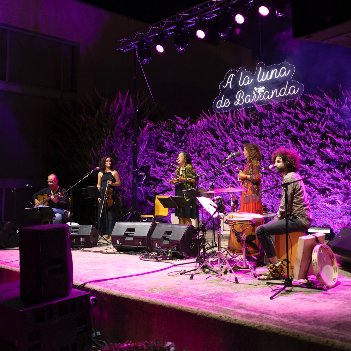 CARAVACA RADIO- 'A la luna de Barranda' abría el ciclo con 'Mujeres con raíz' episode artwork