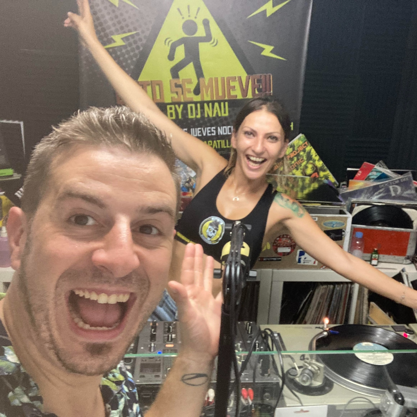 Seguimos de Vacaciones! 25 Agosto 2022! Tania Sans vs Dj Nau episode artwork