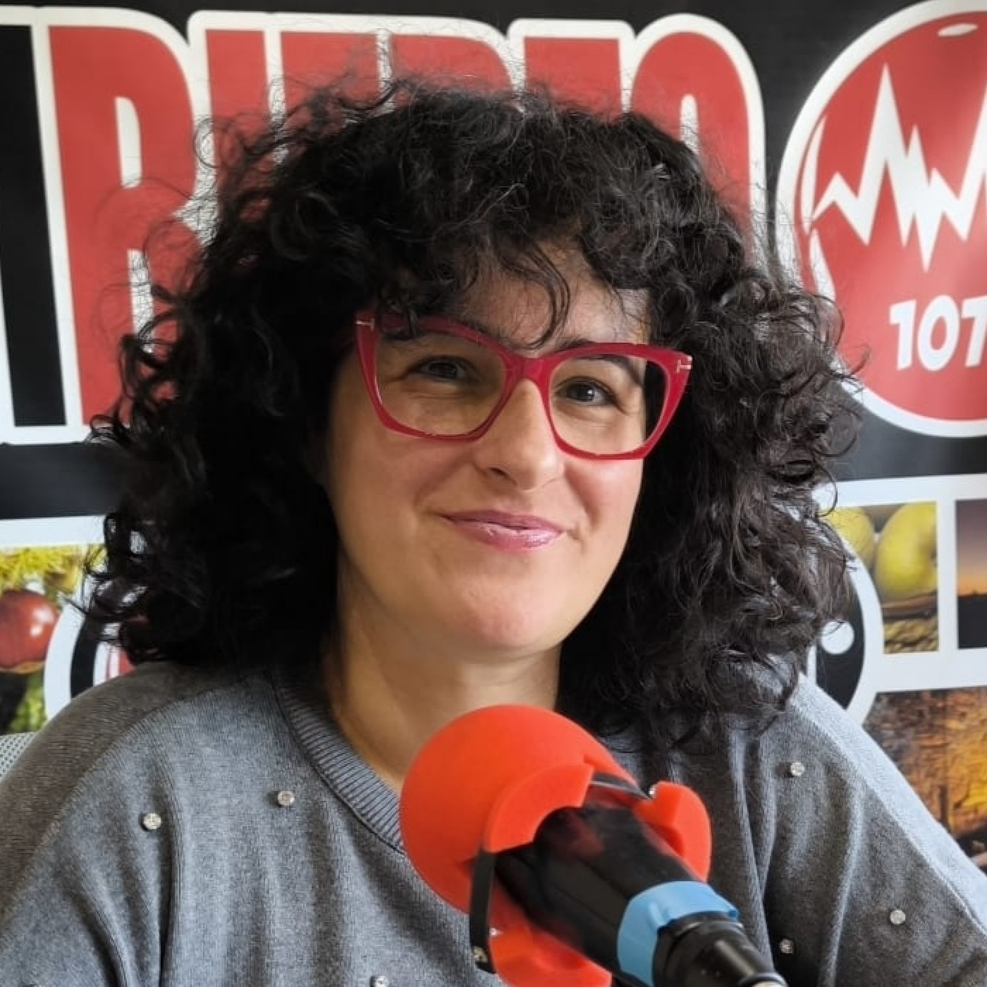 Despedimos el año con el centro de estética Yoana González episode artwork