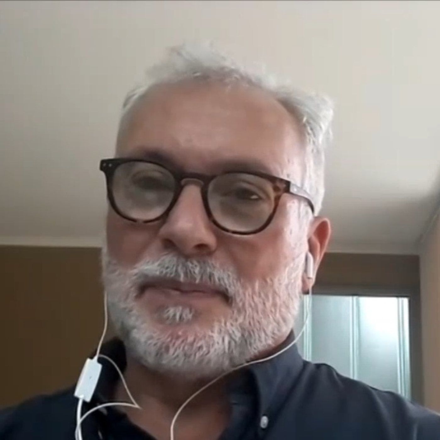 Entrevista con el escritor Juan Pablo de Luca en "Letras y corcheas" episode artwork