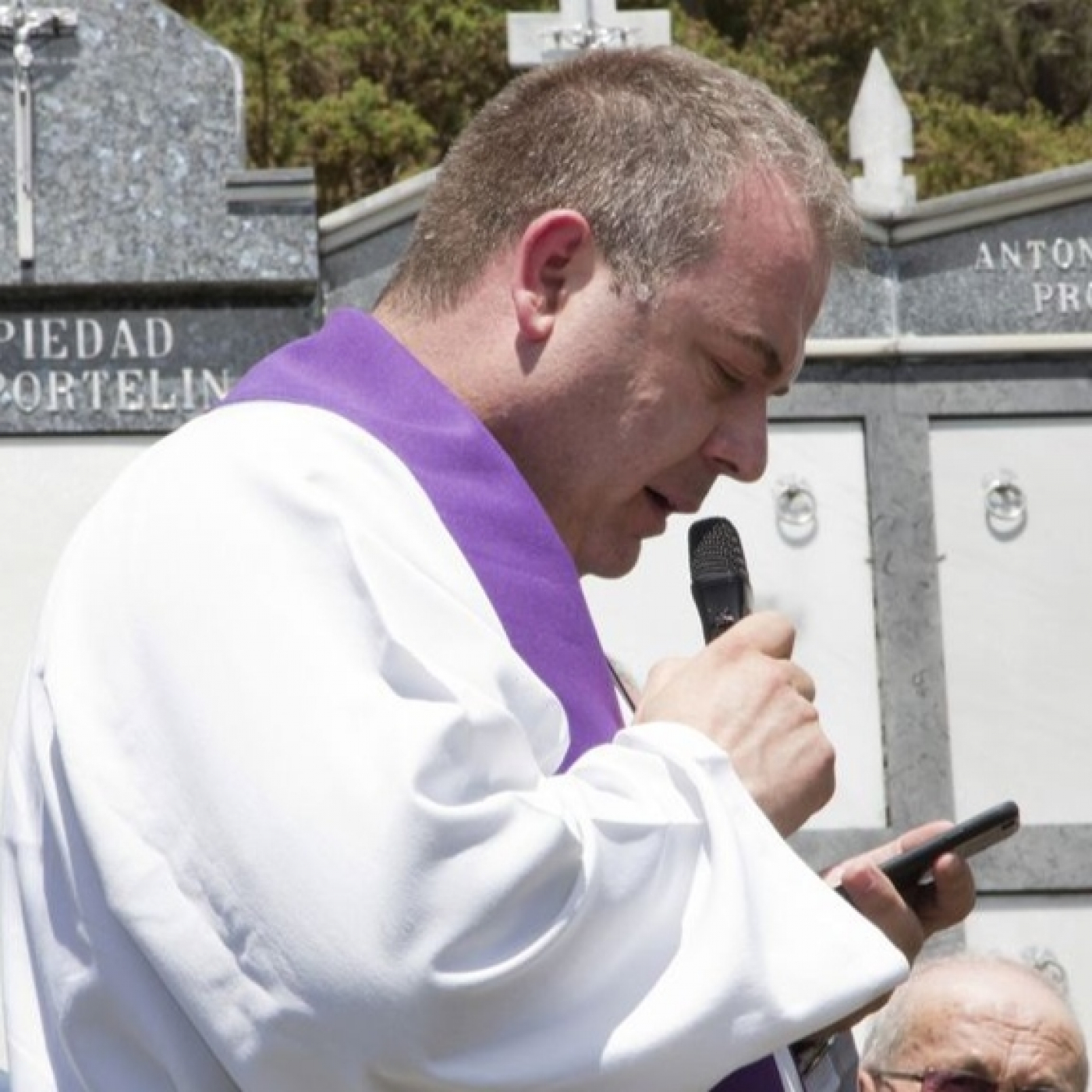 Migue Á. Álvarez: "A pesar das dificultades, moitas persoas valoran a presenza do sacerdote nas súas vidas" episode artwork