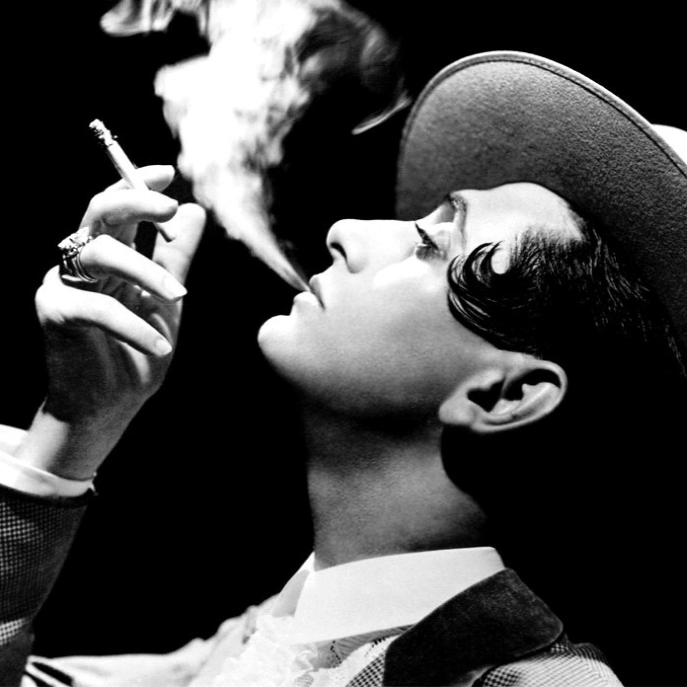 T06E12: Miguel de Molina (1908-1993), cantante español de copla