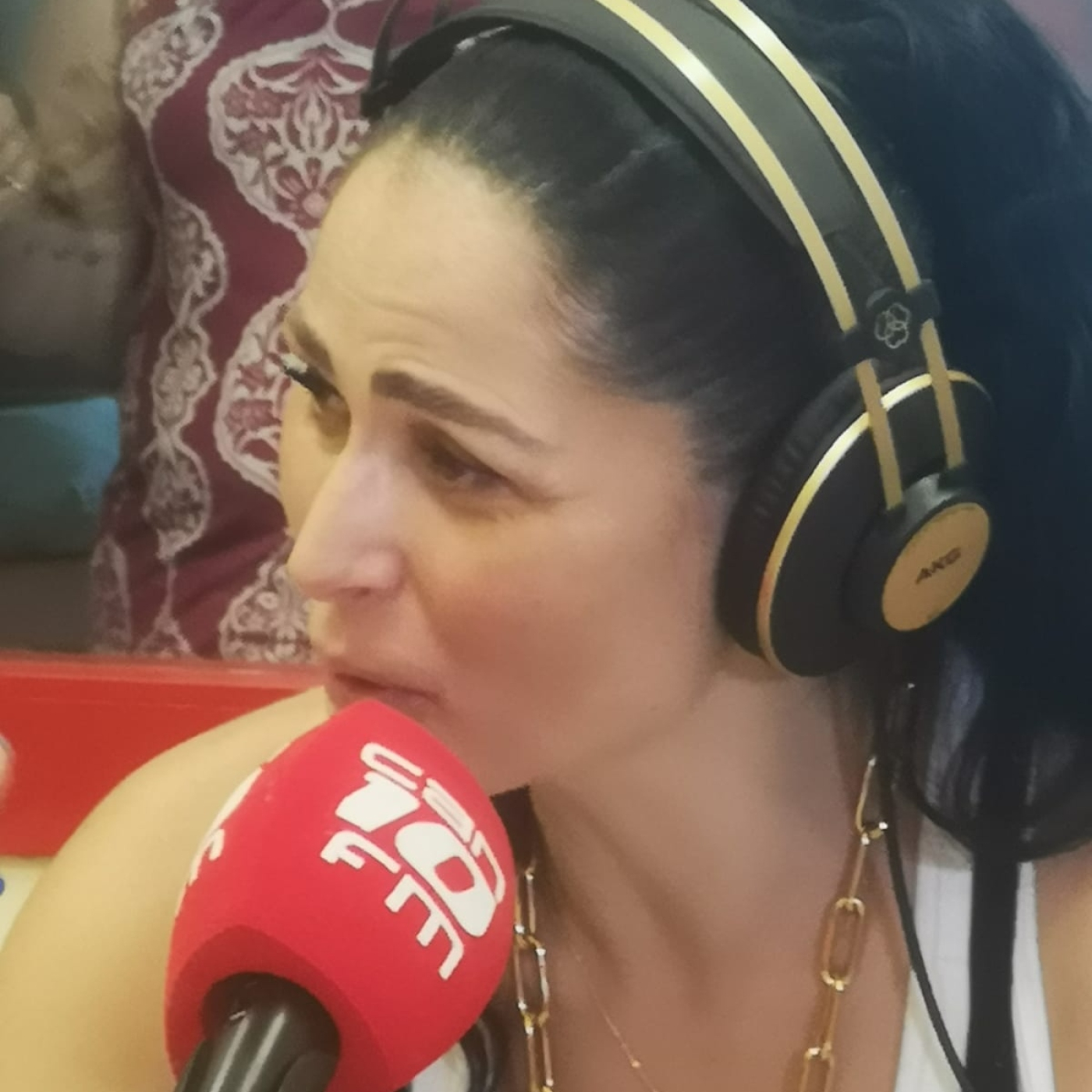Can10fm entrevista a Rosa López presentación del disco 12 Diamantes Negros. candeufm.com episode artwork