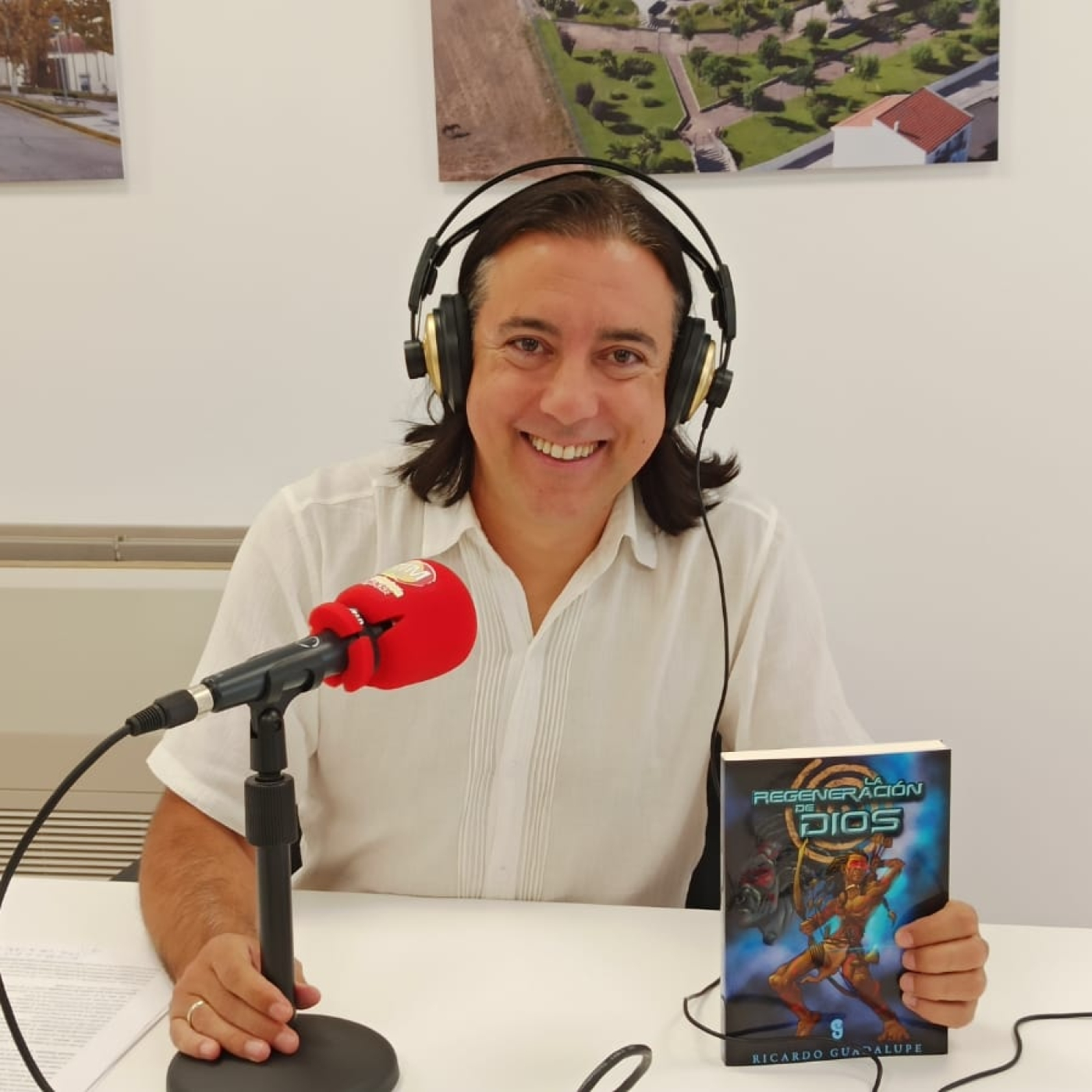 Ricardo Guadalupe presenta en Radio Miajadas su novela "La Regeneración de Dios" episode artwork