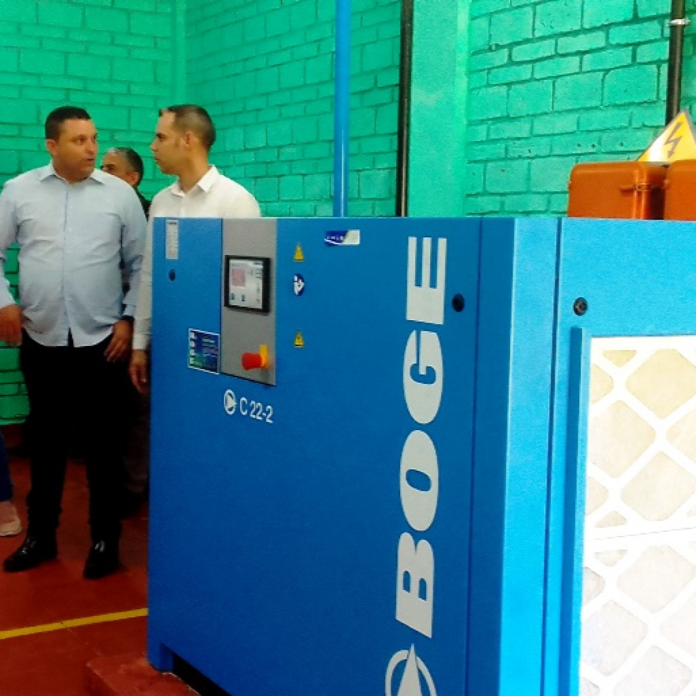Moderno Sistema de Aire Comprimido inauguró Empresa Oleohidráulica de Cienfuegos financiado por la Unión Europea
