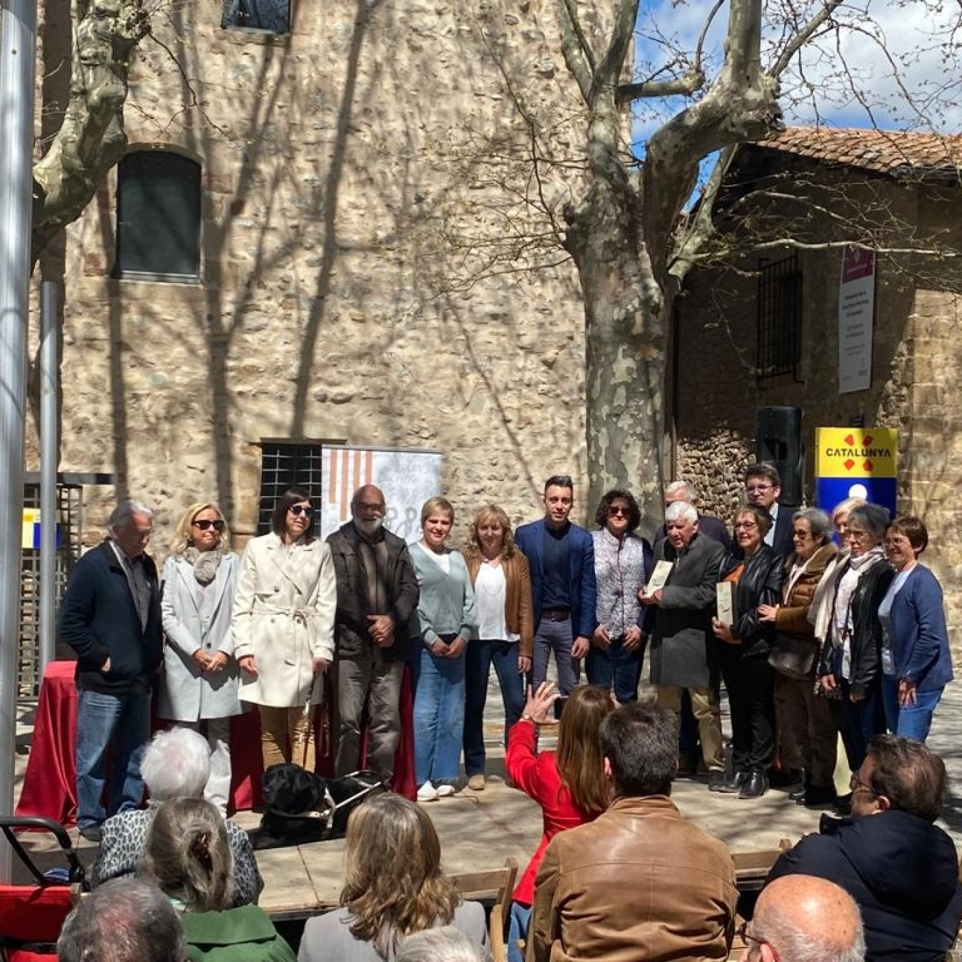Francesc Fajula i la delegació de l'Oncolliga Girona reben els guardons Emma episode artwork