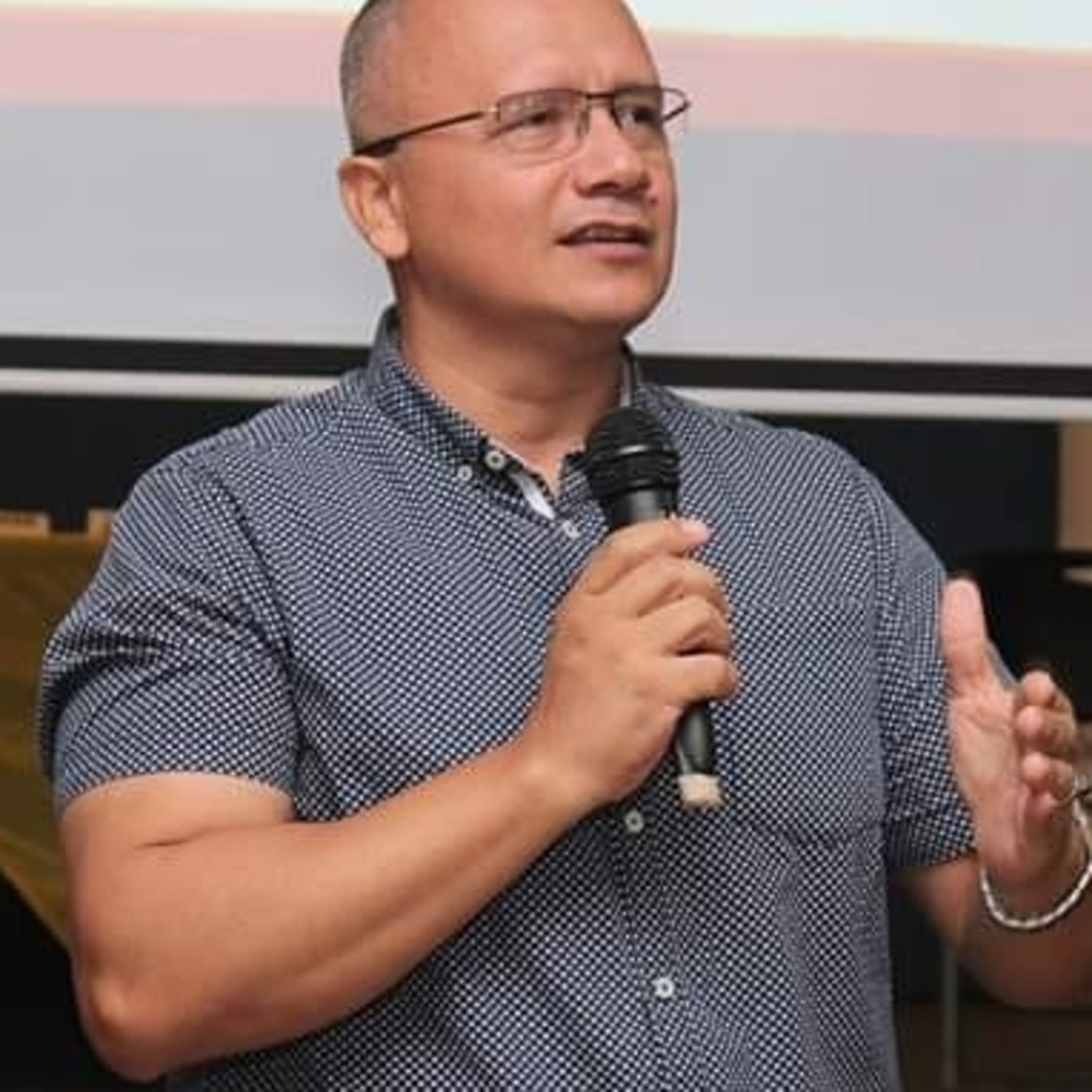 Pastor William Aguirre