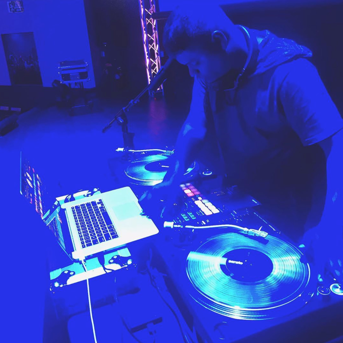 Vj Juan Diego Mixes