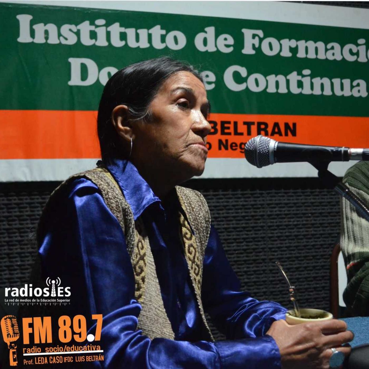 luisa calcumil en la radio 8