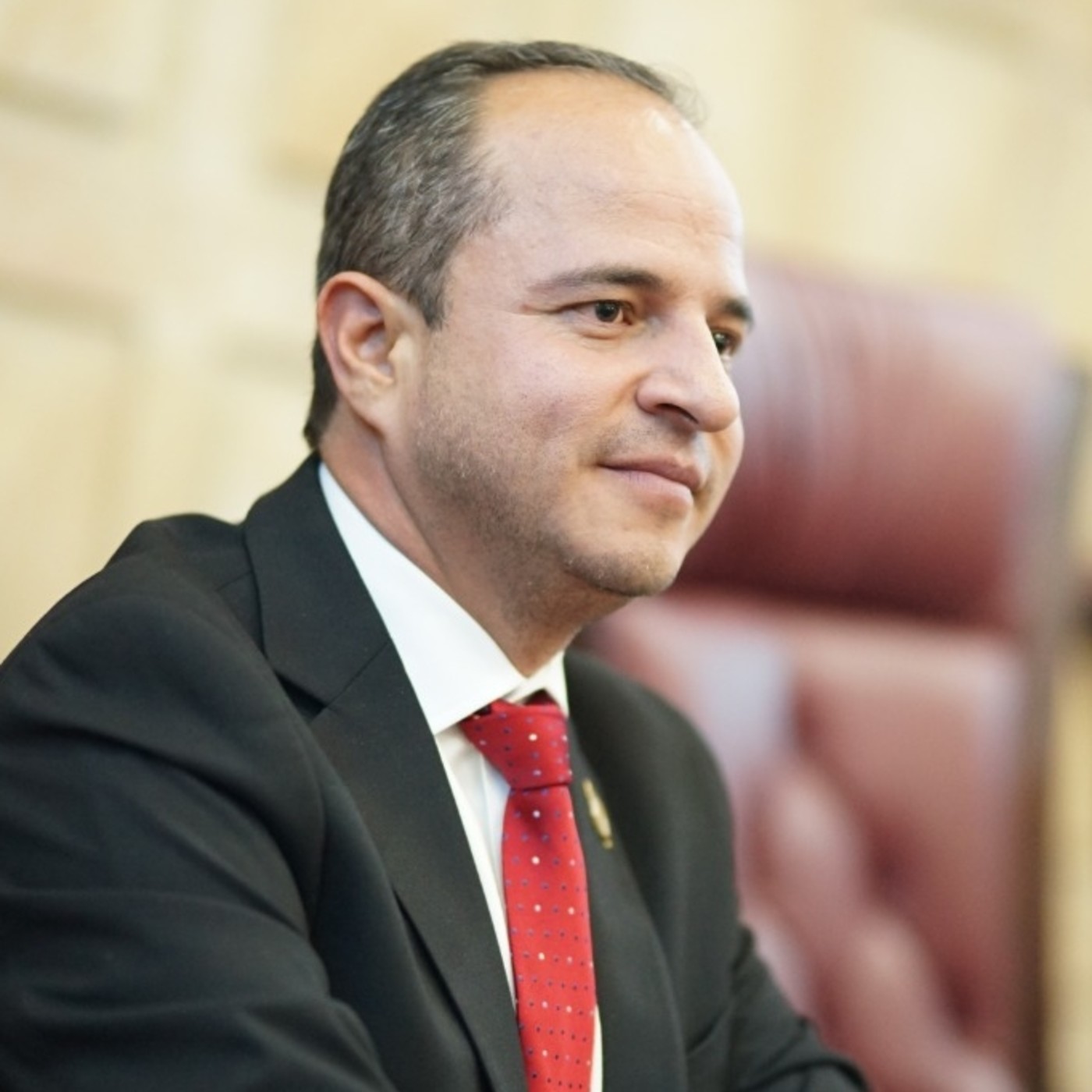 Juan Espinal Sí te Representa