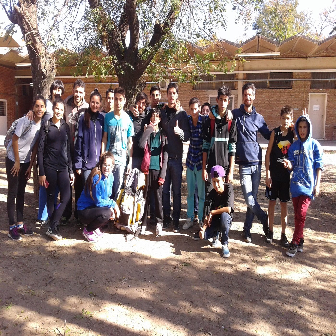 Equipo 3: Saludo del voley en el agua