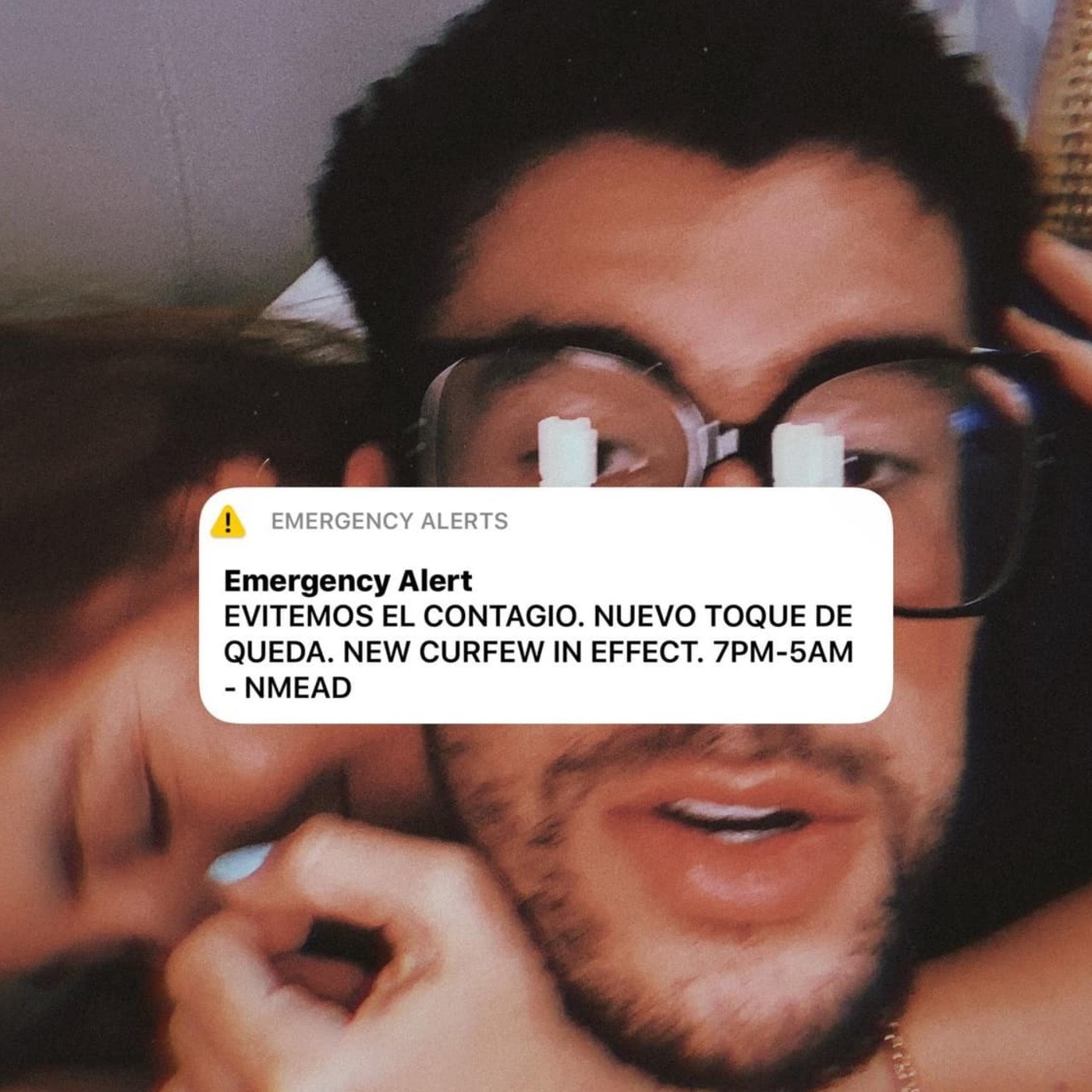 EN CASITA - BAD BUNNY FT. GABRIELA