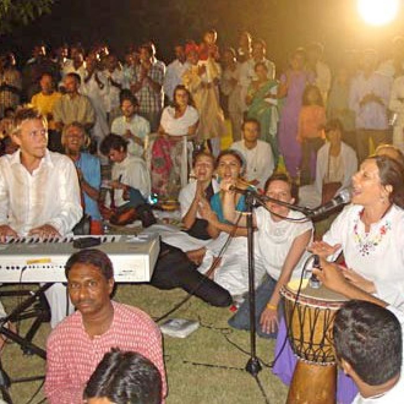 Claudia Loubet (Claudia Cirelli)