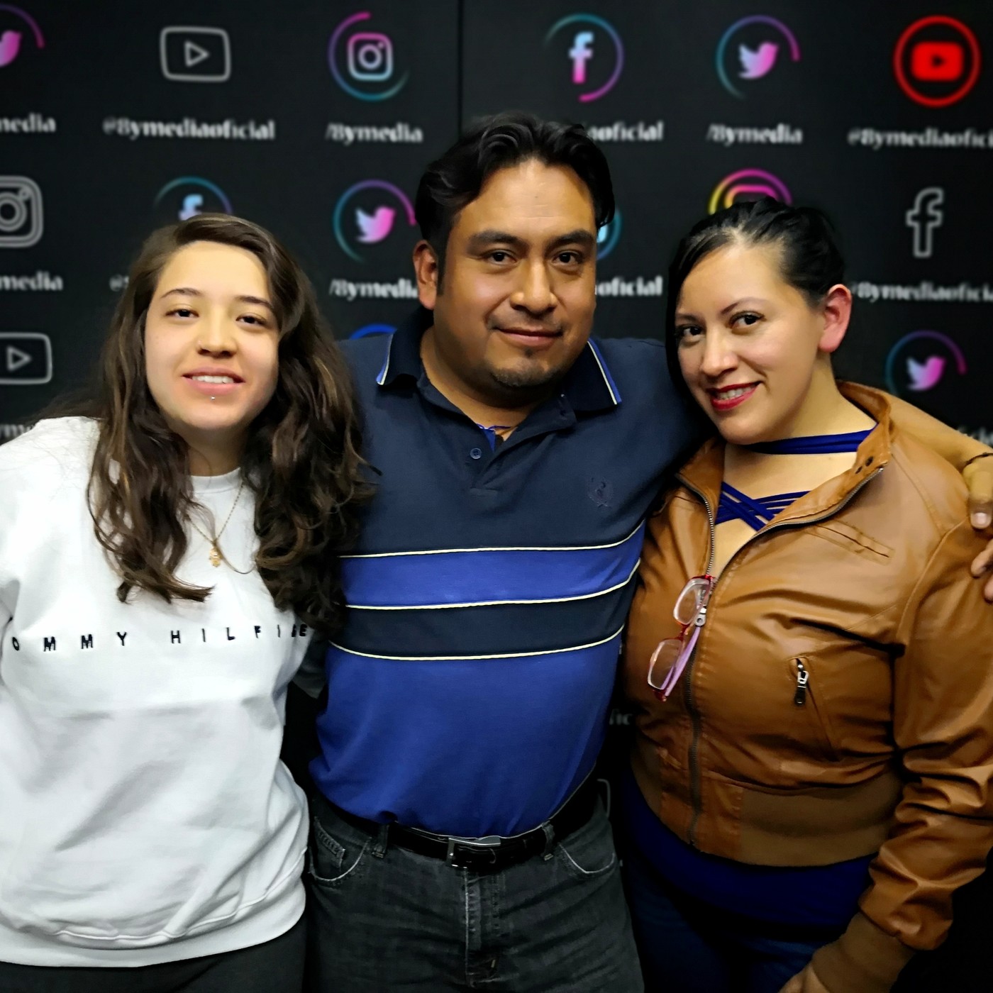 Domingos 8yMedia con América, Corina y Héctor