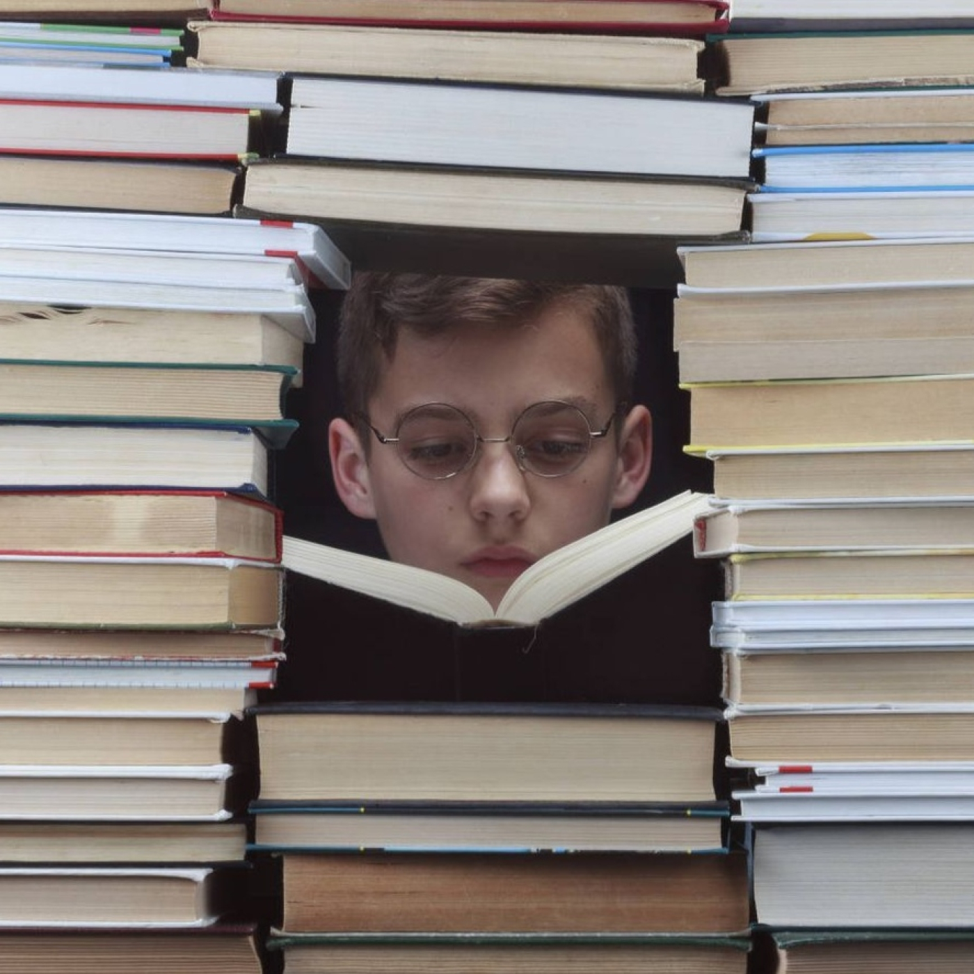 ESPERANDO POR UN LIBRO