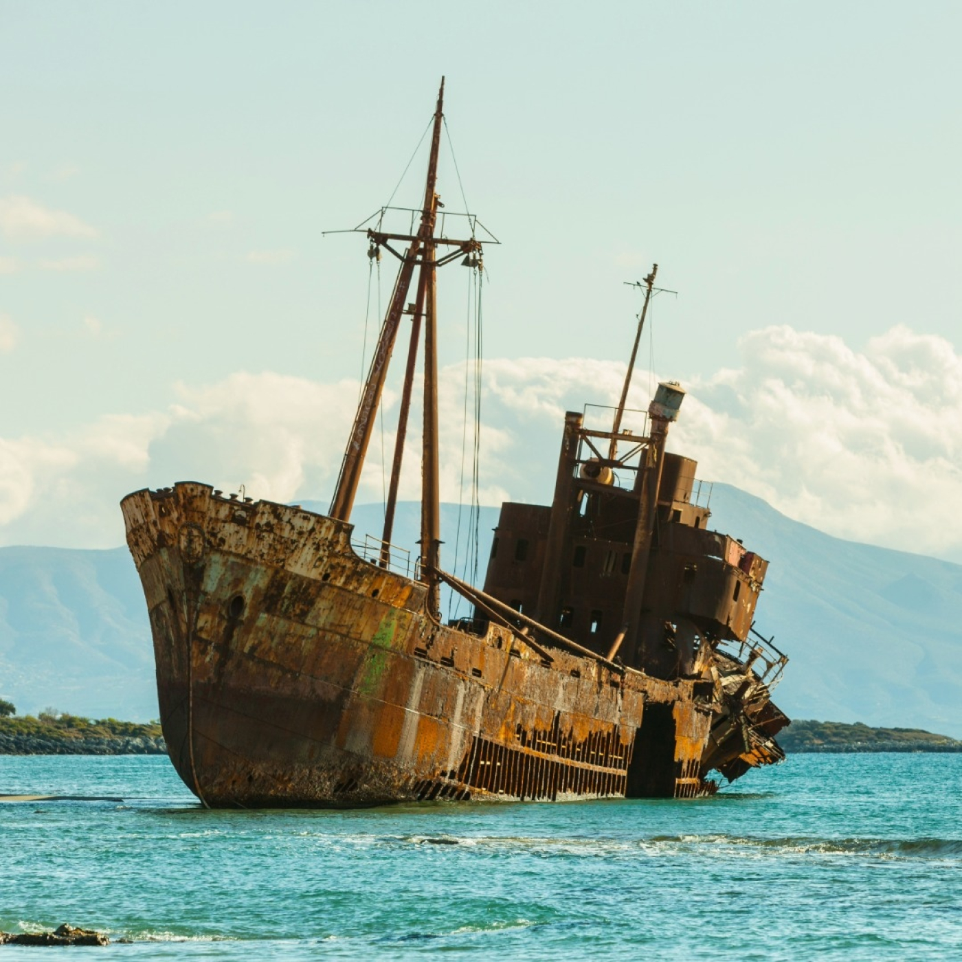 La Última Travesía cover art