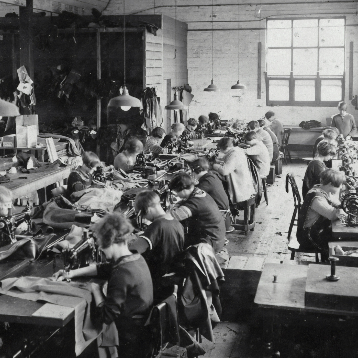 La Revolución Industrial: el inicio del mundo cover art